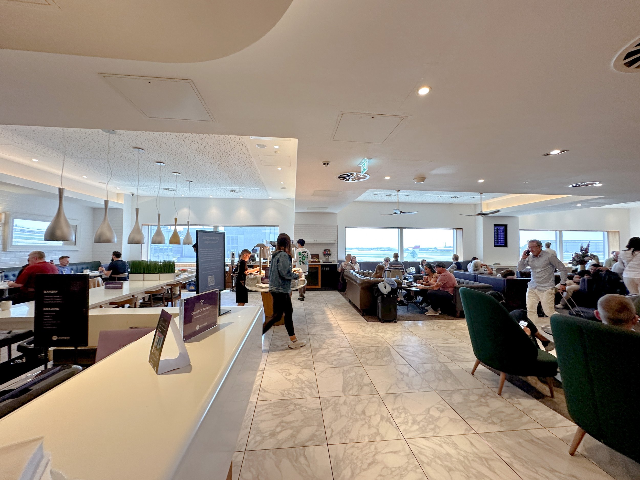 Trying No1 Lounge Heathrow Airport Terminal 3 with Priority Pass